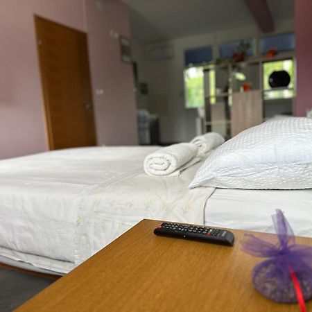 Apartments Brkic Lozovac Eksteriør billede